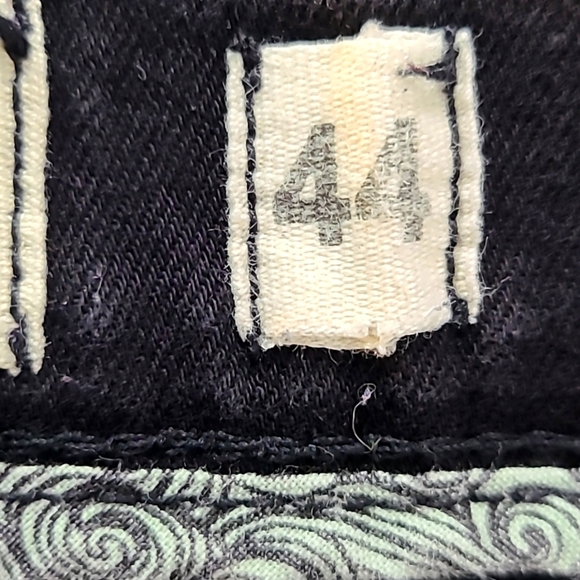 FWRD Black and Orange Cargo Shorts, Size 44 - Picture 9 of 10